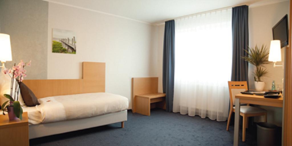 Hotel Beuss Oberursel Kamer foto